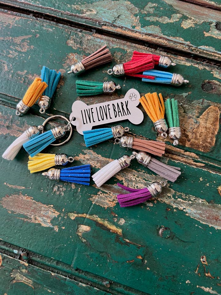 Live Love Bark Keychain for wholesale by Suchfungoods