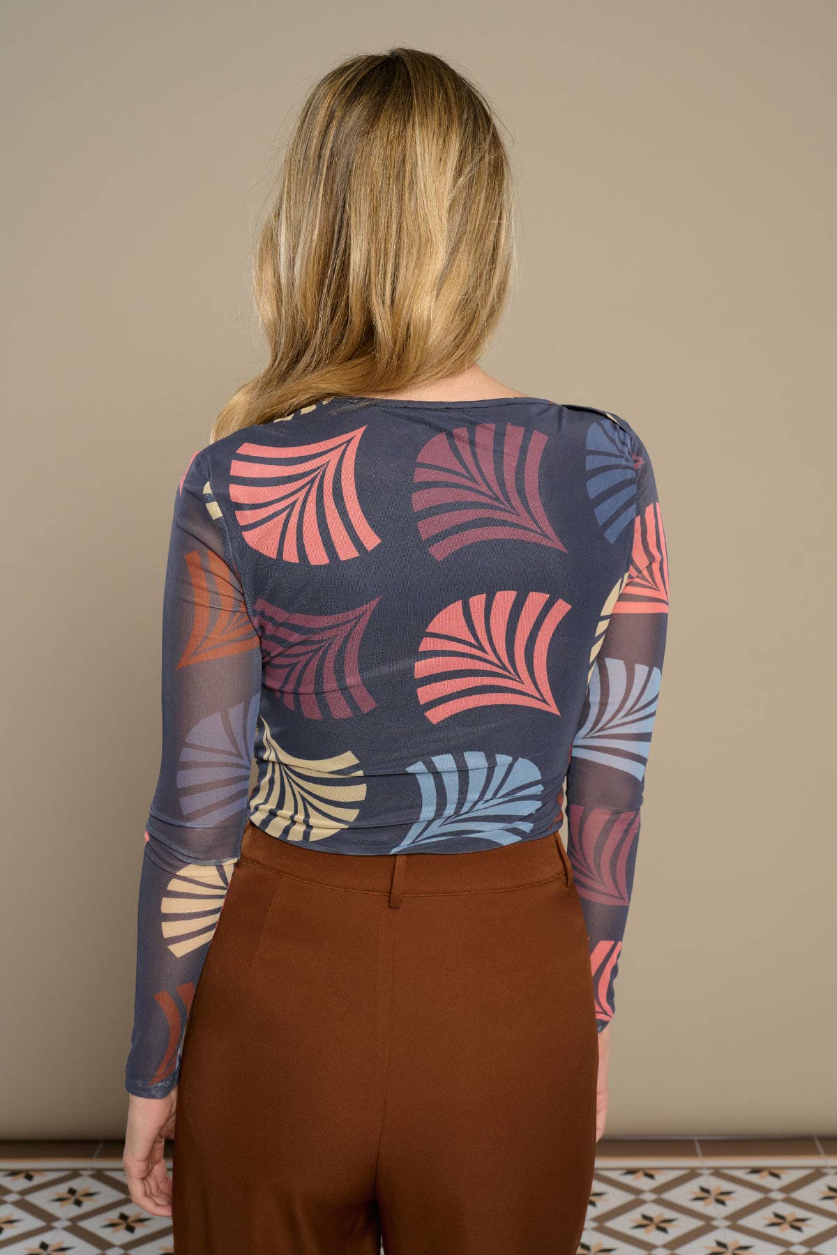 Grey SECOND TOP for wholesale on Faire3