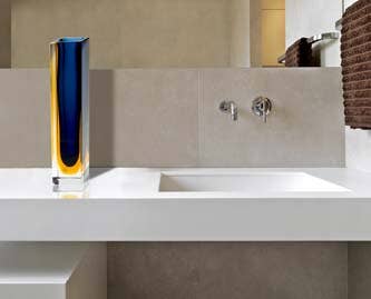 ALESSANDRO MANDRUZZATO TM - Venta al por mayor Floreros - Jarrón cuadrado de vidrio de Murano en cobalto y ámbar4