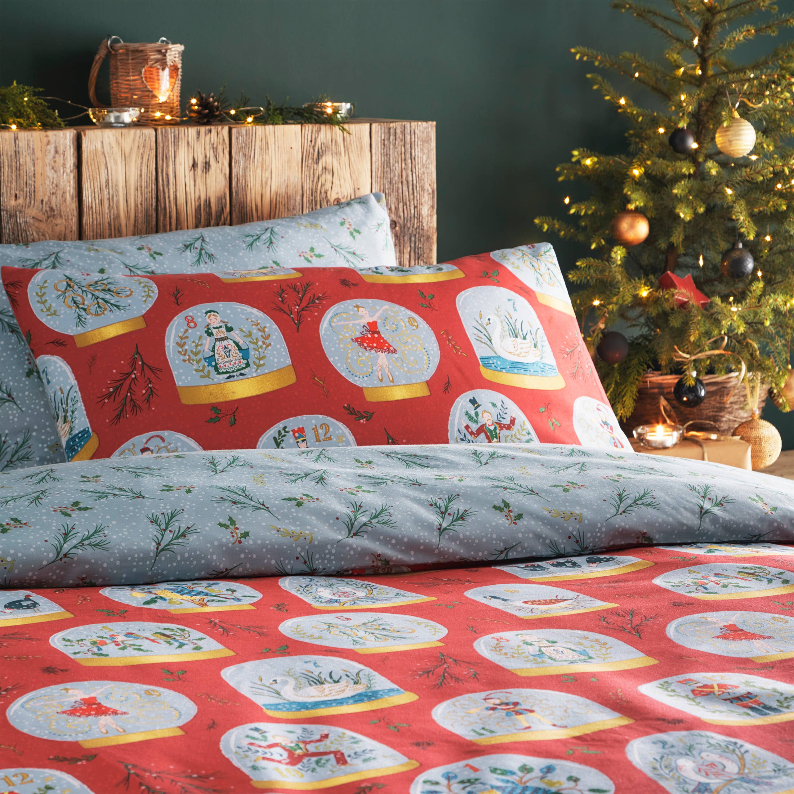 Twelve Days of Christmas Festive Duvet Cover Set Red for wholesale on Faire2