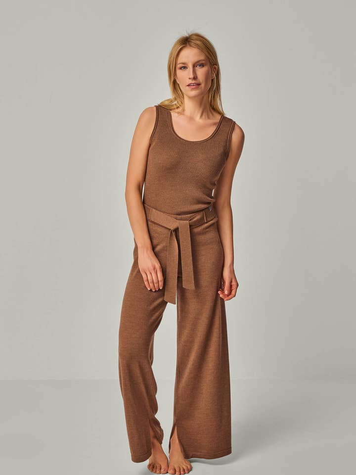 Loungewear set voor dames - Blossom top en broek Bailey voor wholesale door YOU LOOK PERFECT Loungewear