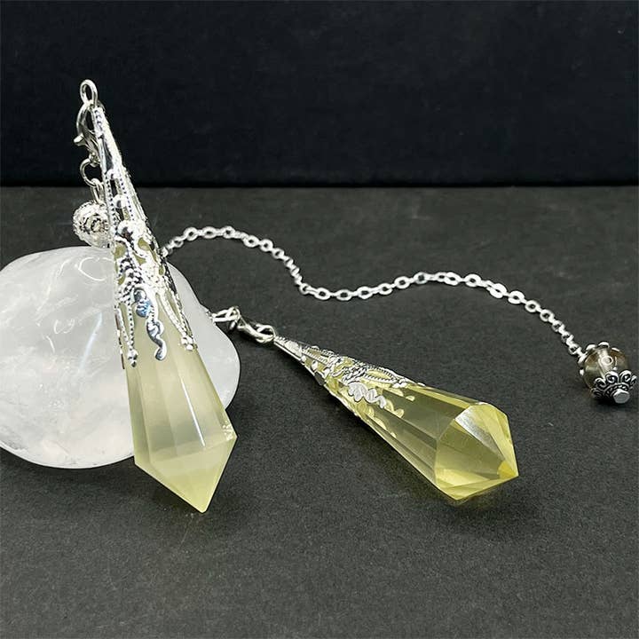 Colgante Face Spirit con forma de topacio para venta al por mayor de GemMeet