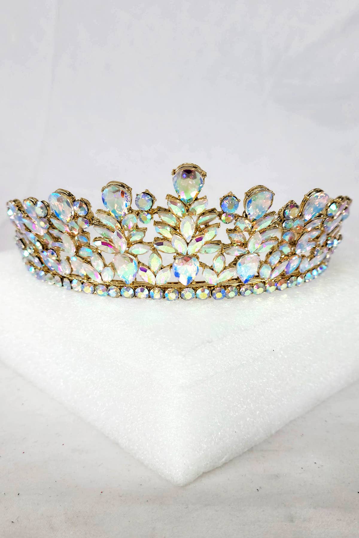 Chicas - Wholesale Tiara - Women's - Metal tiara with jewel rhinestones, one size fits all HT9717