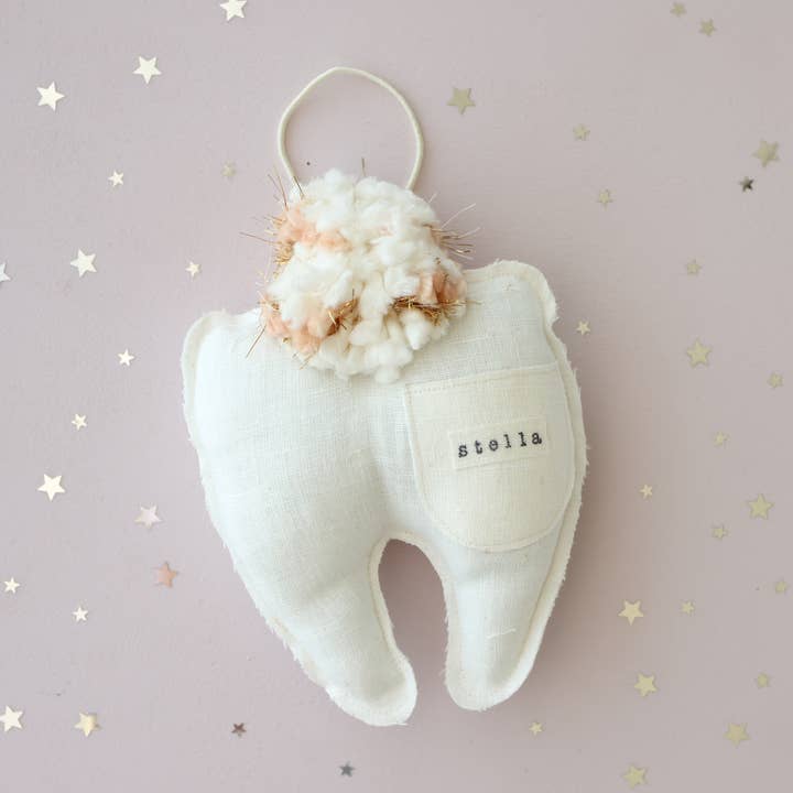 Coussin Tooth Fairy, boîte Tooth Fairy, cintre Tooth Fairy pour la vente par Madly Wish | Reusable Birthday Crowns & Tooth Fairy Pillows