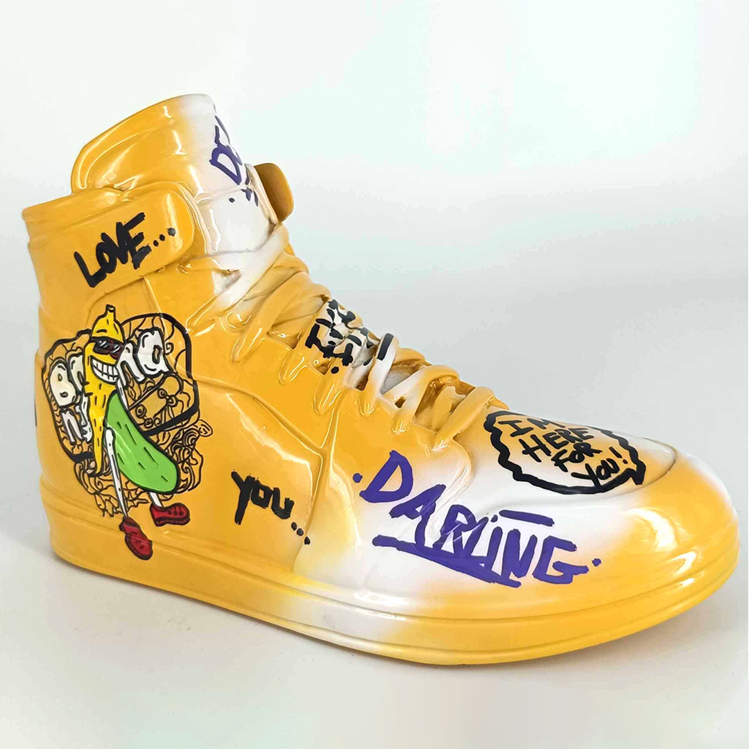 JULIARTE – wholesale Dekorativ statyett – Sapatilha Banana Rock - handmålad konstfigur2