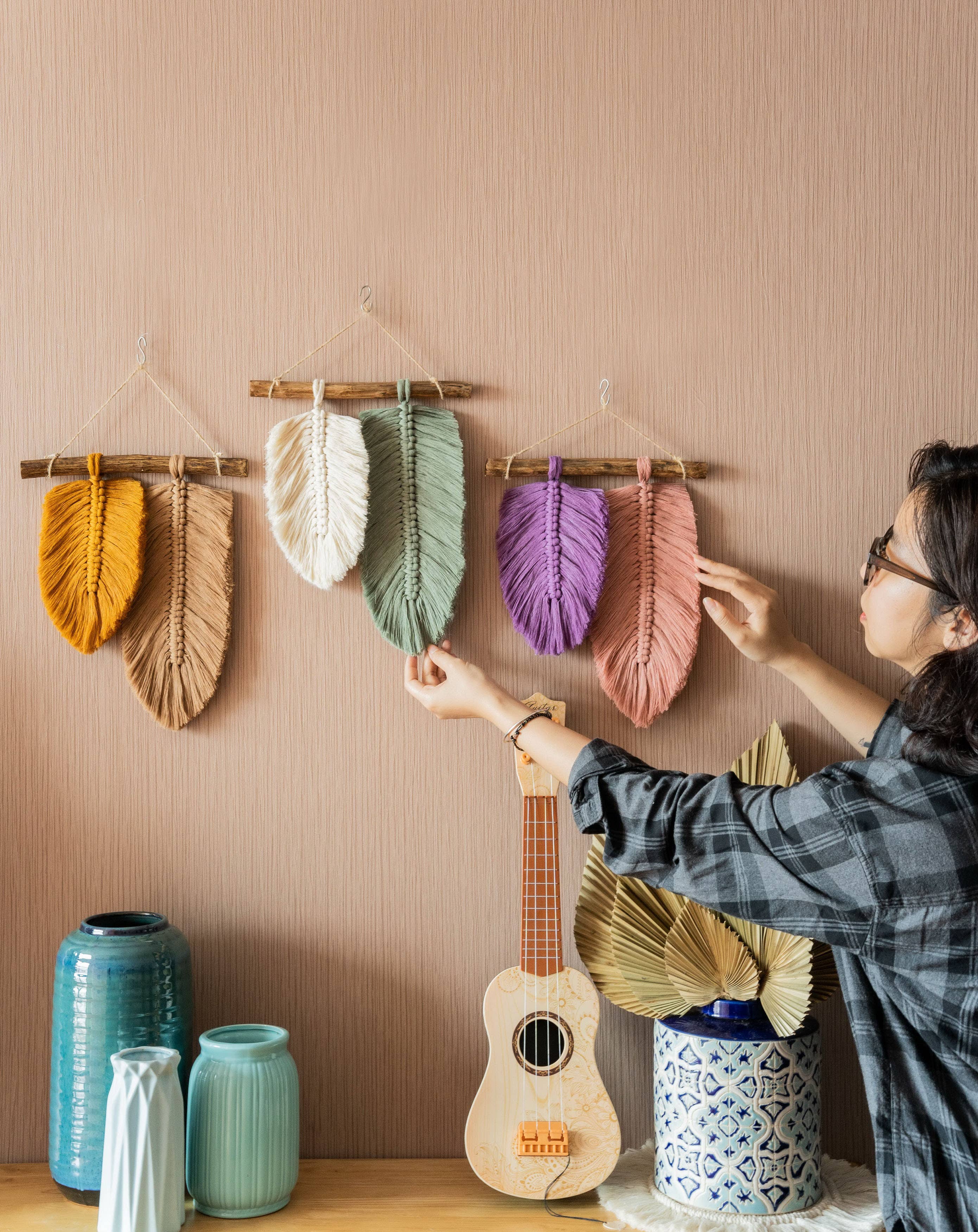 HeartCrafted - Wholesale Decorative Tassel/Wall Drop - Feather Macrame Wall Hanging L0416