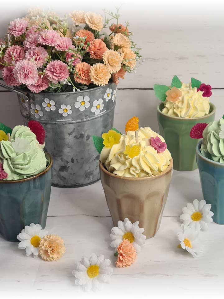 Fruity gourmet candle for wholesale by LES TRÉSORS DE LÉNAH