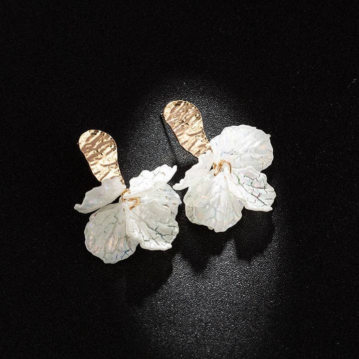 Perimade & Co. LLC – wholesale Dangle earrings – White Cracked Shell Flower Petal Earrings in Stainless Steel3
