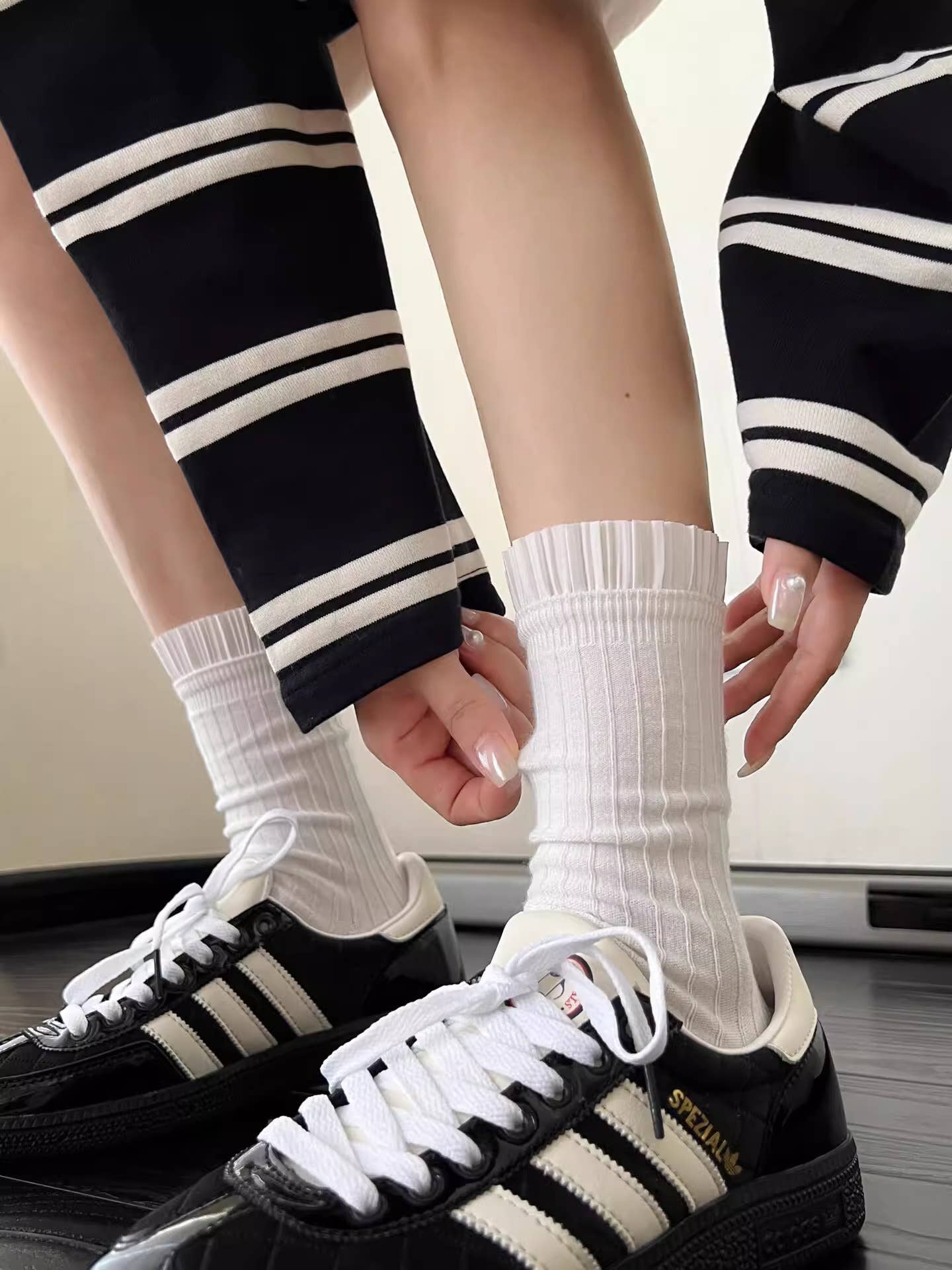 LadyJuneAccessories - Wholesale Socks - Women's - Classic Sport Crew Socks – Everyday Retro Style Must-Have3