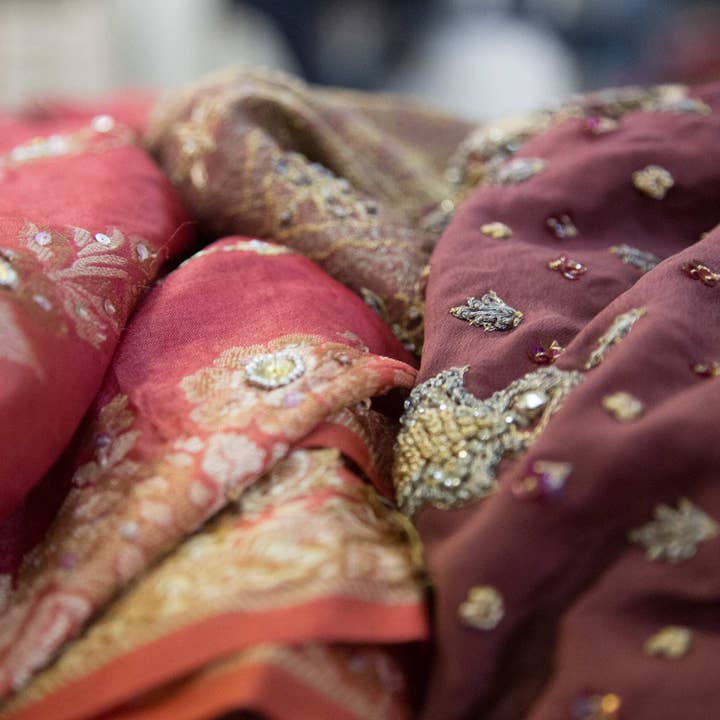 Anísch de la Cara - Vendita all'ingrosso Braccialetto con ciondolo/pendente - Silver Pink - Bracciale albero della vita realizzato in sari indiani1