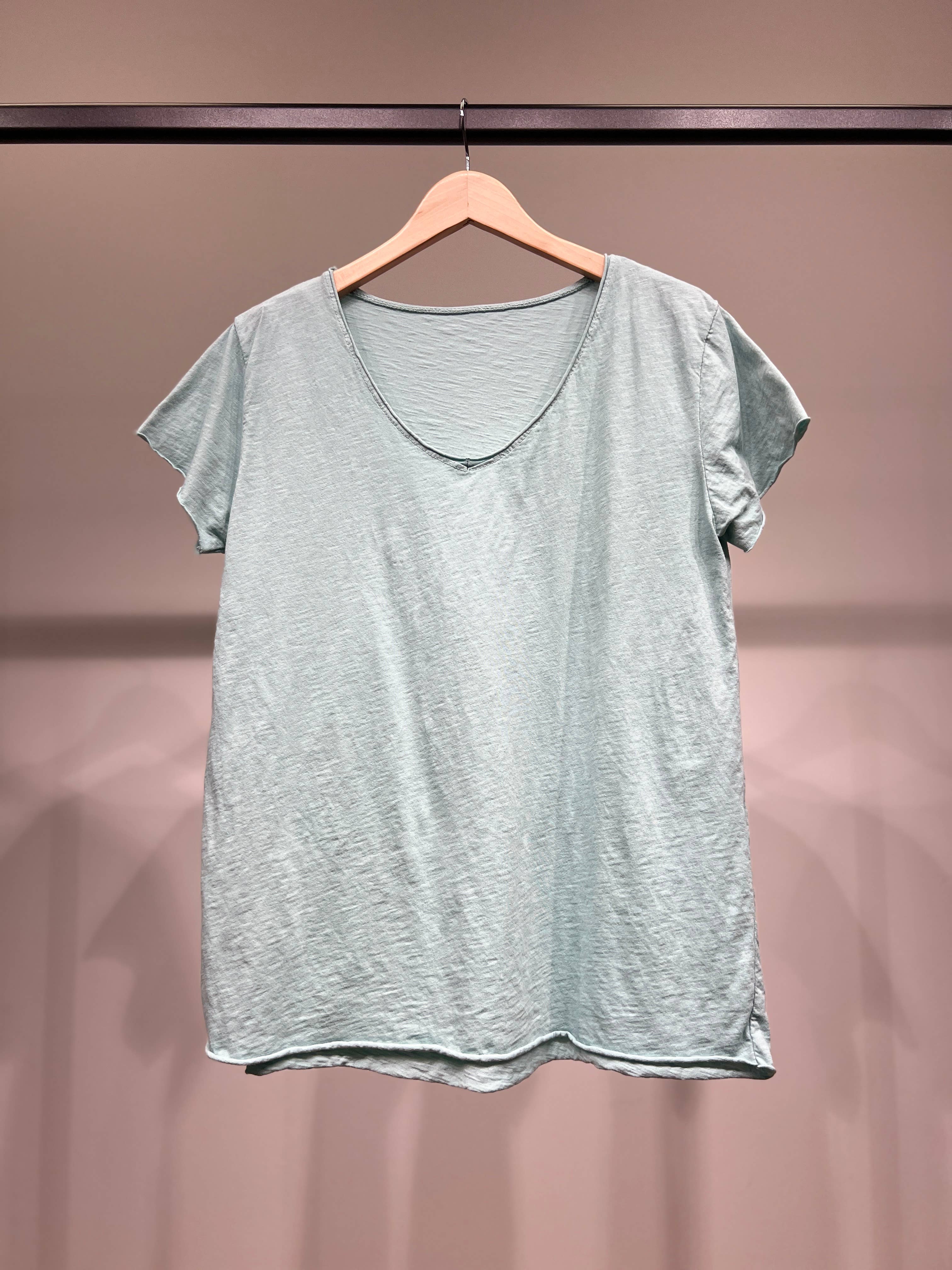 L'Emotion - Wholesale T-Shirt - Women's - Short Sleeve Round Neck T-Shirt 100% Cotton0