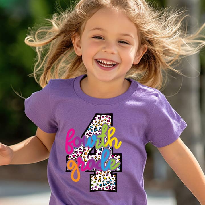 Chemise de rentrée scolaire de 4e année - Cheetah Girls pour la vente par Southern Backroad Tees LLC