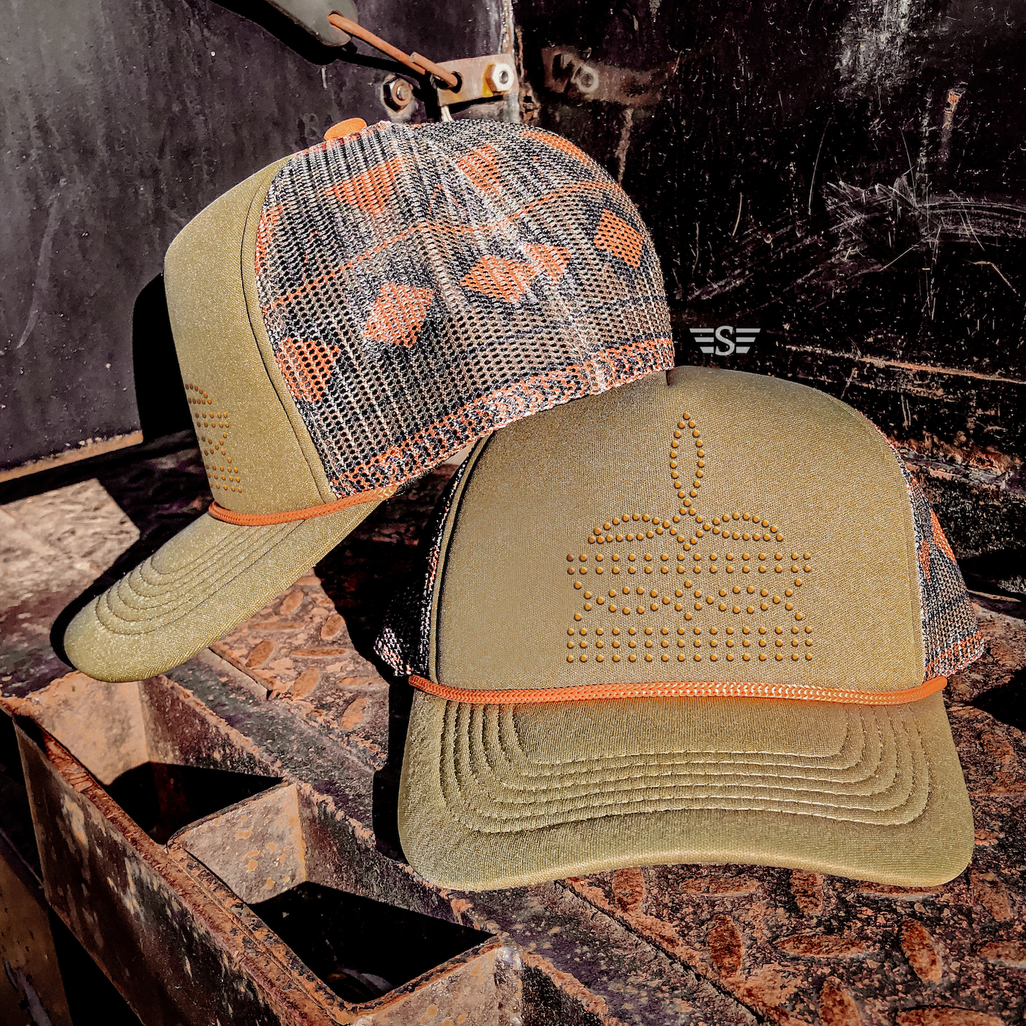 Flying S Company - Venta al por mayor Gorra trucker - Mujer - Gorra Trucker de Malla Estampada con Costura de Bota de Pedrería8