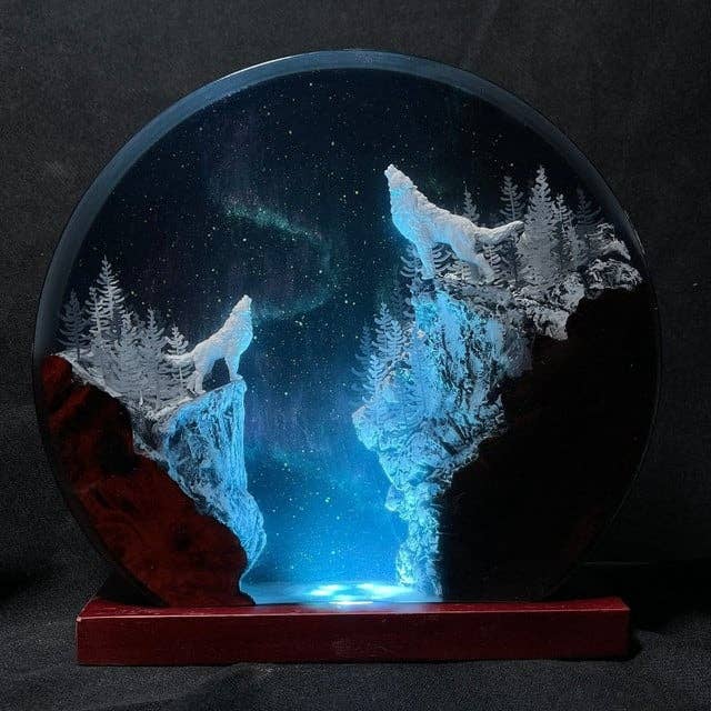 Merchemy - Wholesale Night Light - Resin Wolf Lamp Mother and Baby Wolf Under Hunter’s Moon 2
