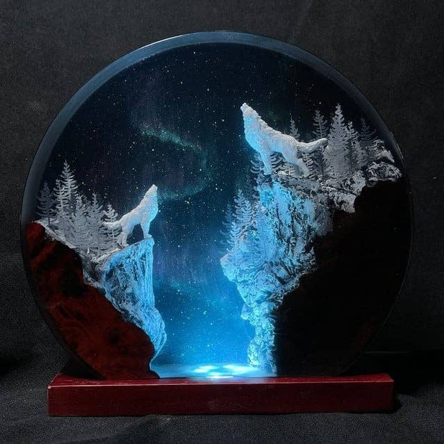 Merchemy - Wholesale Night Light - Resin Wolf Lamp Mother and Baby Wolf Under Hunter’s Moon 2