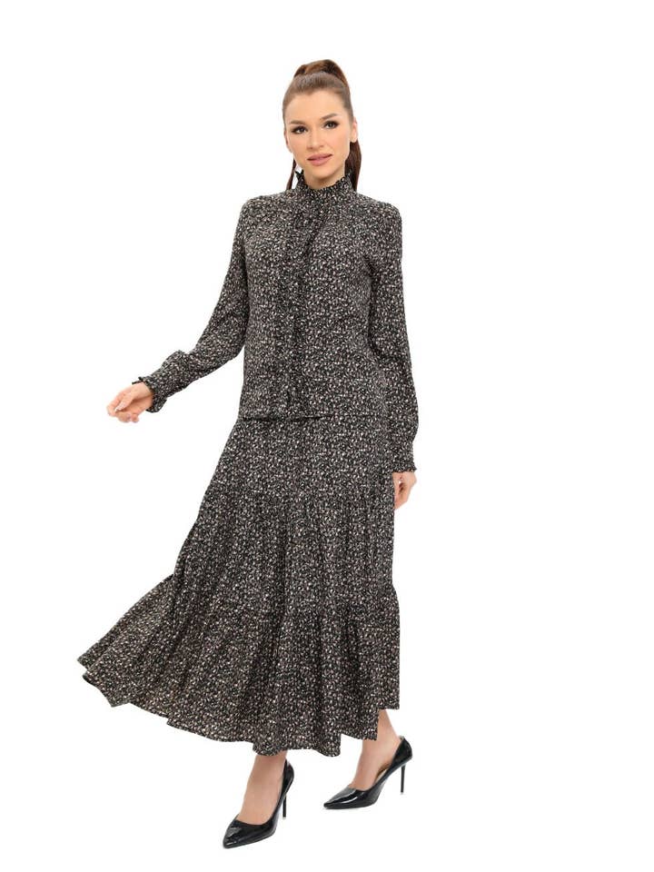 Conjunto de dos piezas de vestido midi con detalle de volantes y mangas largas para venta al por mayor de Miss Finch NYC