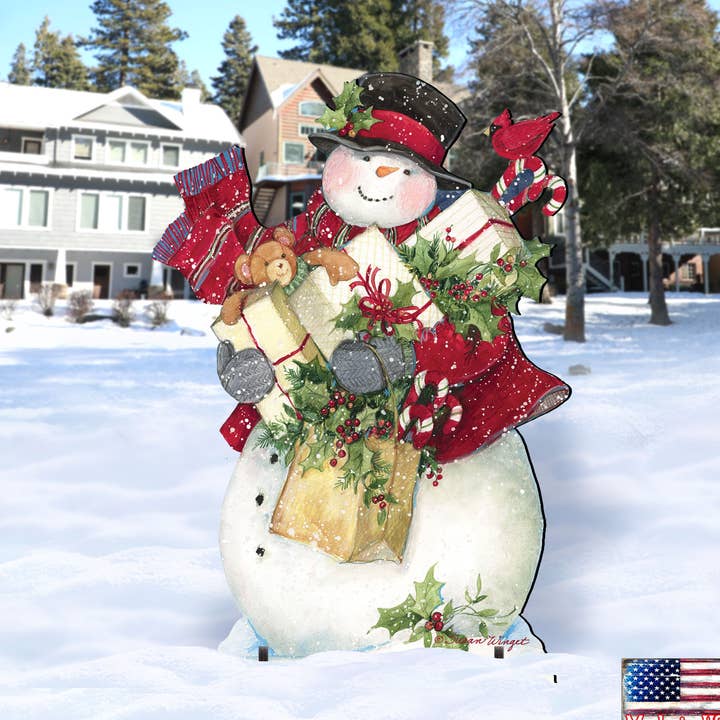 Dark Night presenta decorazioni per esterni Susan Winget per la vendita all'ingrosso da parte di Designocracy