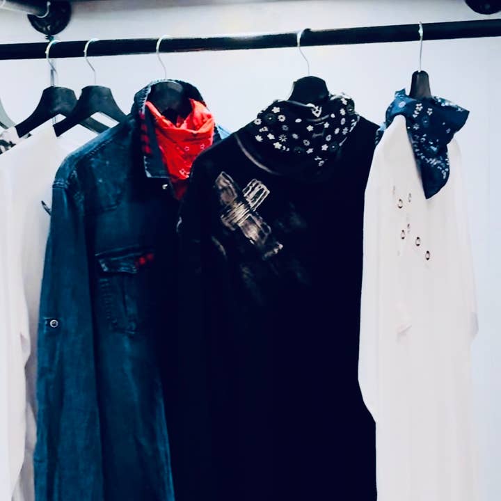 Malibu & Beyond Co /LENNOX MODE - Venta al por mayor Bandana - Mujer - ¡Bandana icónica clásica de cachemir del rock & roll en forma de diamante!