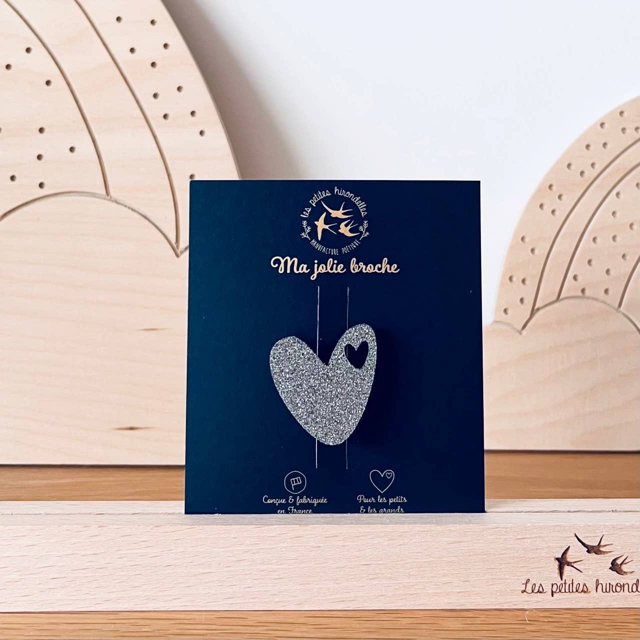 Les Petites Hirondelles - Wholesale Brooch - Glitter brooch - Heart1