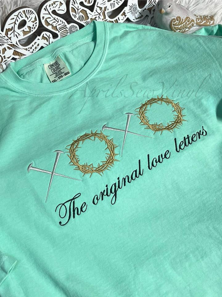 April's Sew Vinyl - Wholesale T-Shirt - Women's - Easter The Original Love Letters Tee0