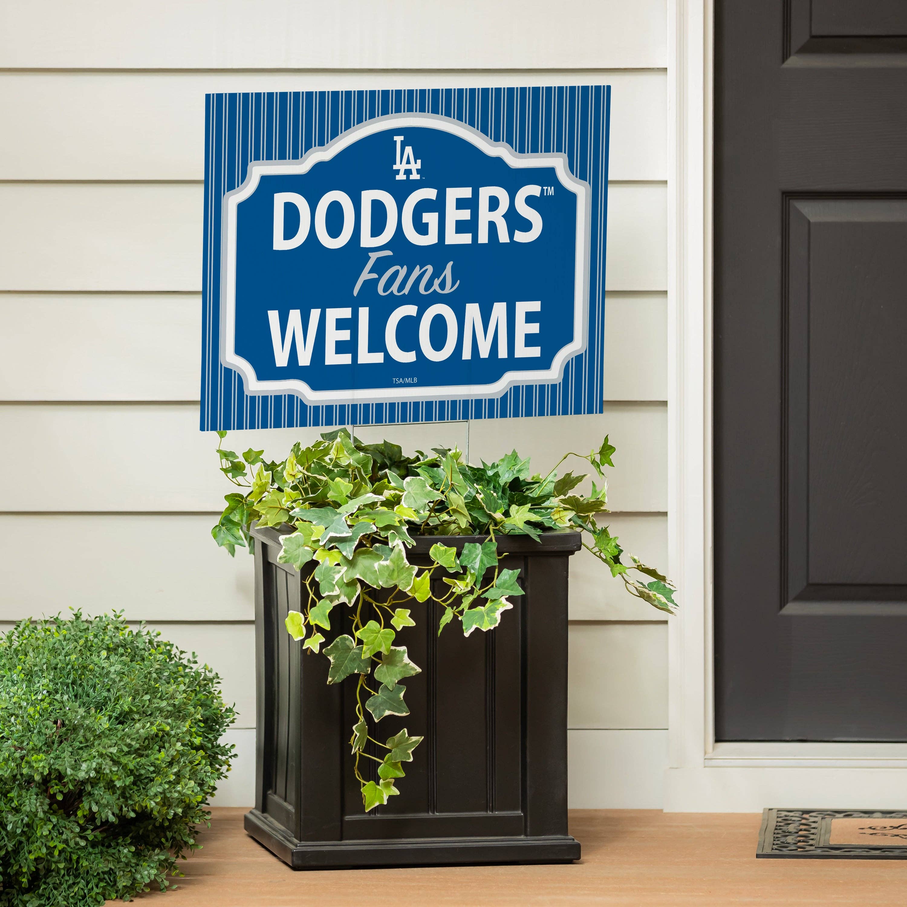 Evergreen Enterprises - Wholesale Outdoor Sign - Los Angeles Dodgers Coroplast Yard Sign, "Fans Welcome"2