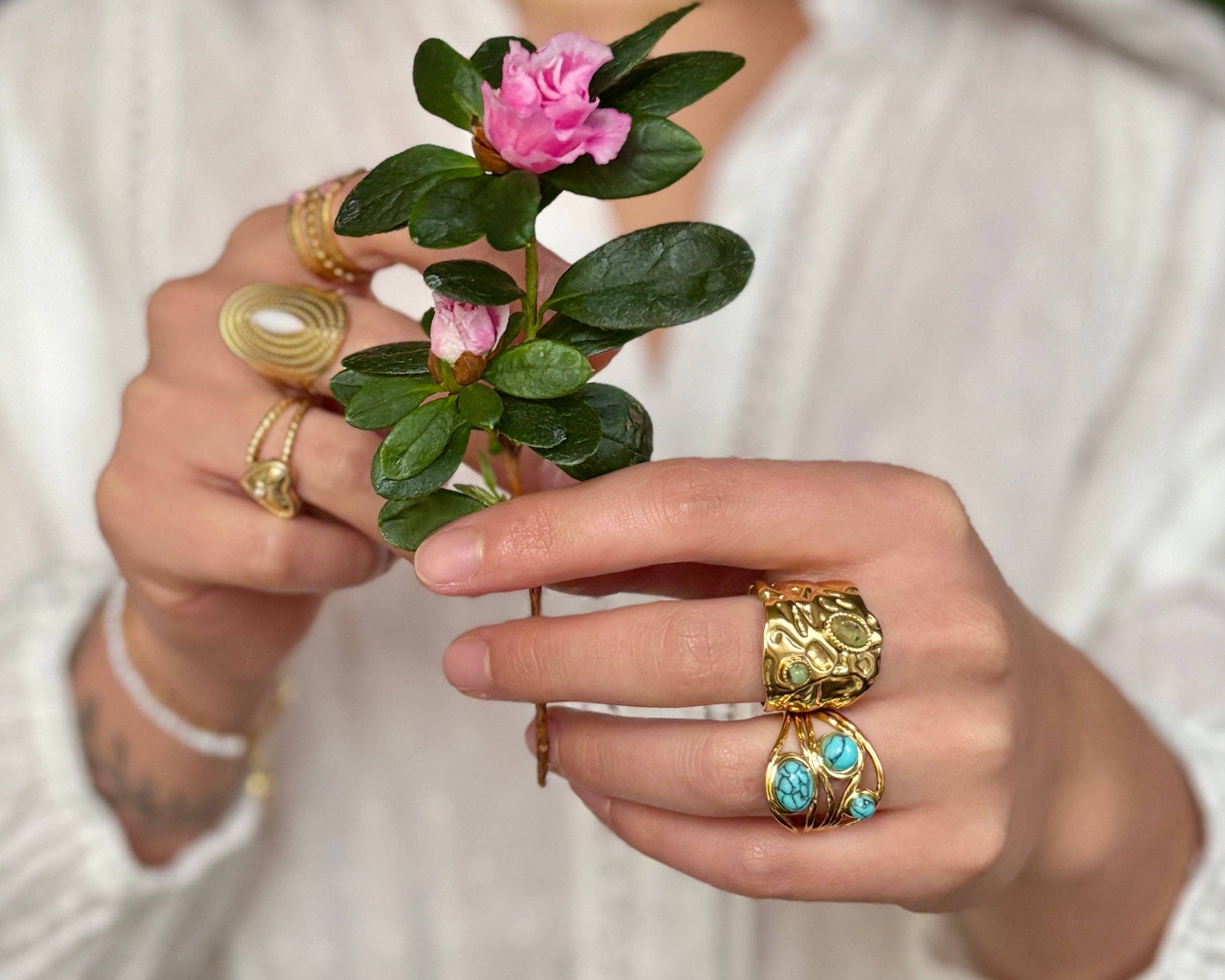 Ocean Ripples – Engroshandel Statementring – Justerbar ring med flere bånd i 18 kt forgyldt turkis1