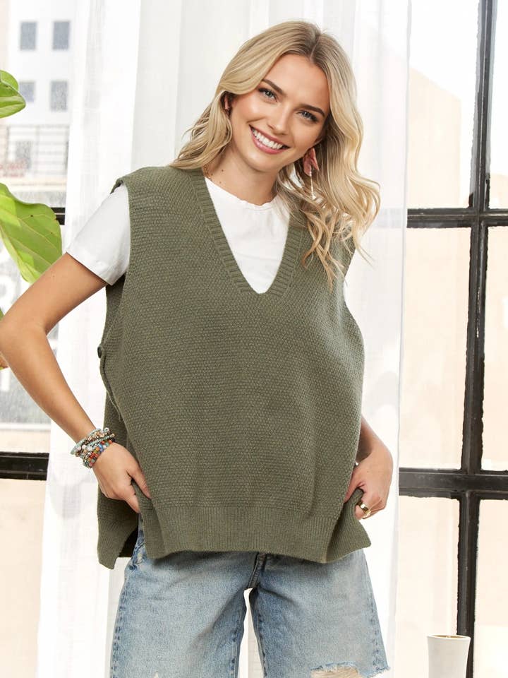 V-RINGAD BOXY VÄSTTOPP MED KNAPP - CESW4003 för wholesale av ADORA LA