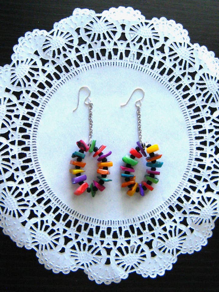 Casual regenboog- en zwarte bengelende lange oorbellen voor wholesale door Silver Bombon