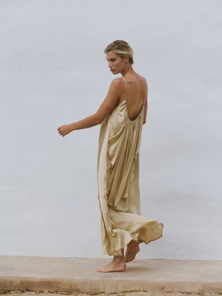 SILK SYROS for wholesale by A Perfect Nomad