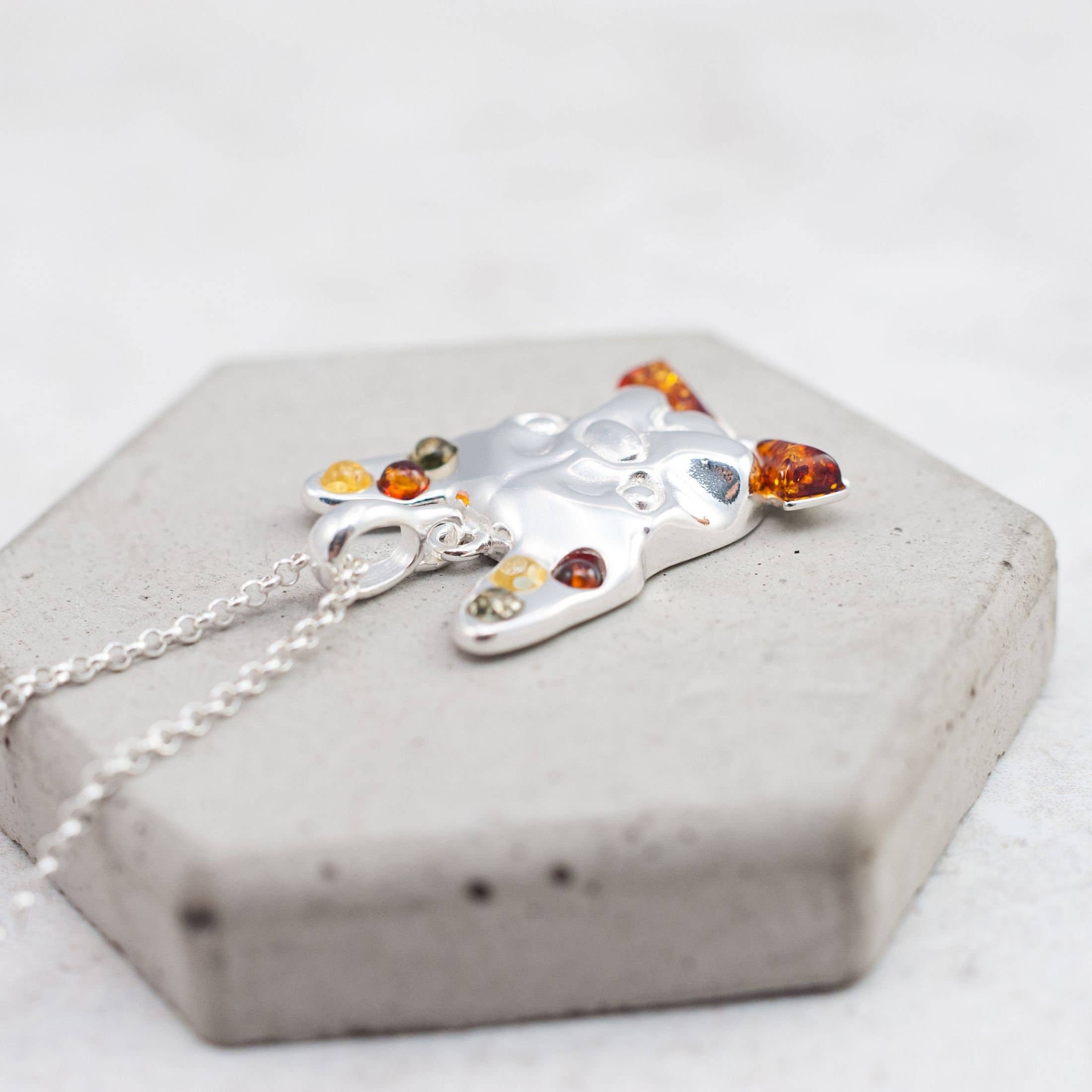 Marcin Waryszak – wholesale Pendant/charm necklace – Baltic Amber French Bulldog Pendant Necklace Silver Frenchie5