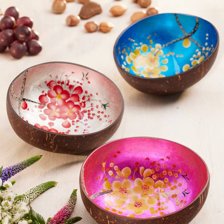 Namaste - Wholesale Decorative Plate/Dish/Bowl - Coconut Bowl With Flowers