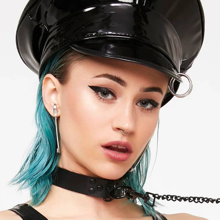 Funk Plus - Venta al por mayor Accesorio para sombrero - Mujer - SOMBRERO DE CAPITÁN CON PIERCING HT2754