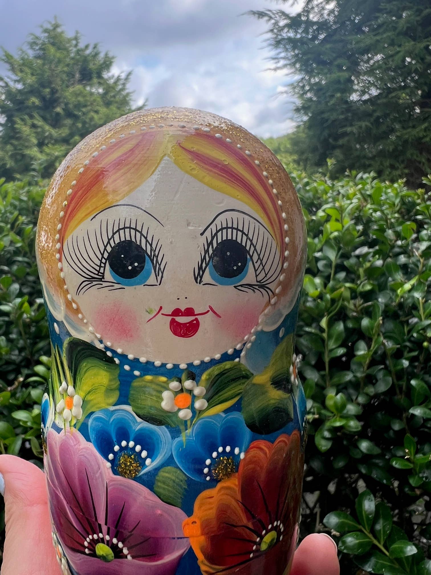 GSZ corporation DBA Gabriella's Gifts - Venta al por mayor Muñeca - Niños - Juego de muñecas anidadas con flores azules y rojas, 5 unidades/5,75 pulgadas1