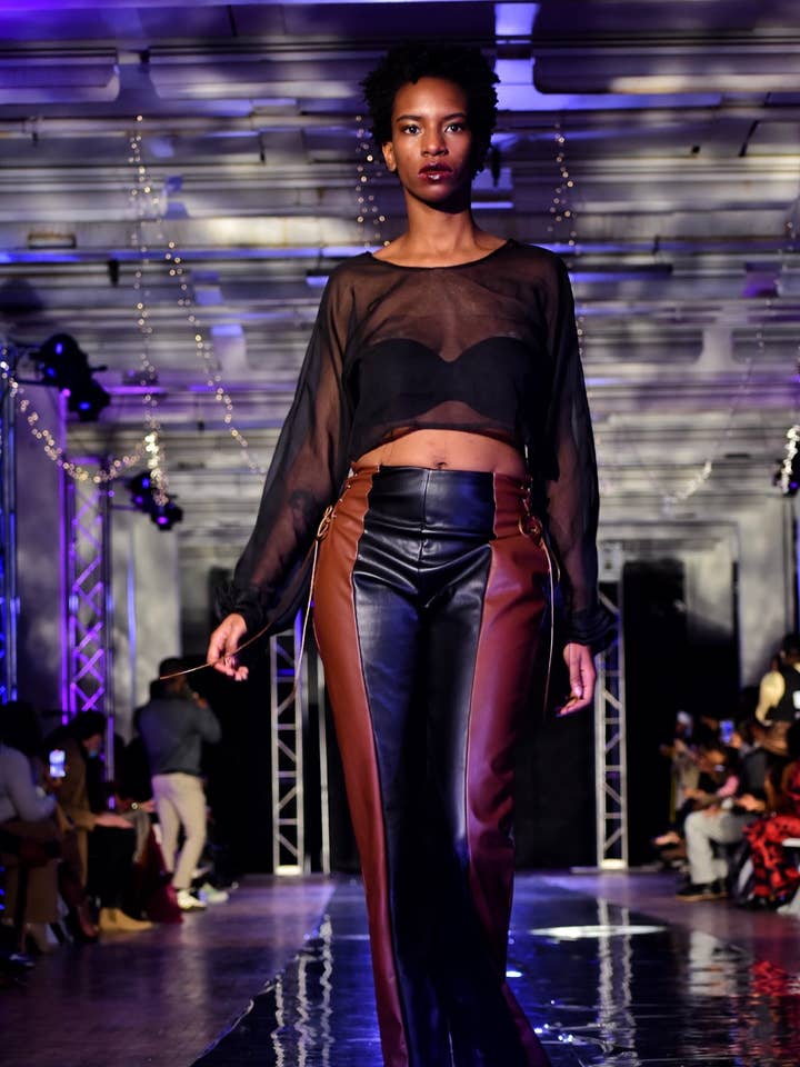 Tvåfärgad läderbyxa - NOVA DLX I för wholesale av Brijanay