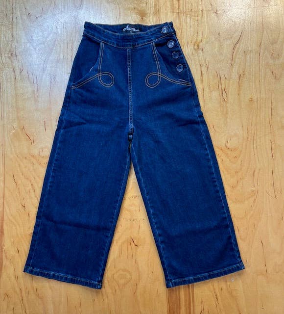 Astro Bettie - Wholesale Jeans - Women's - Midge Button Clam Diggers - Indigo1