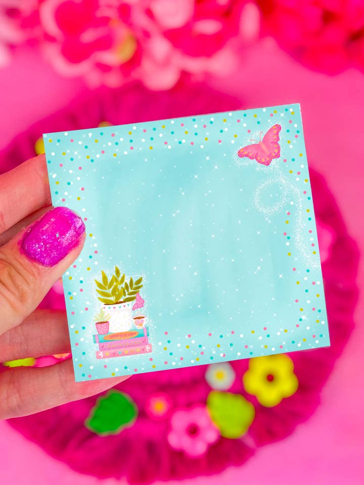 Carnets adhésifs Cottage Book Stack, 3 x 3 pouces pour la vente par Emily Cromwell Designs