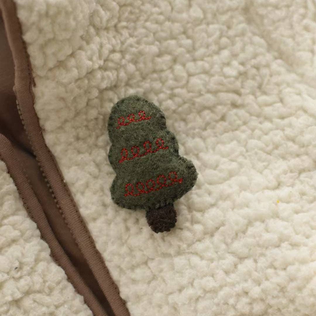 Hello Claws Limited – wholesale Brooch – Daily White | Christmas Tree Woollen Brooch3