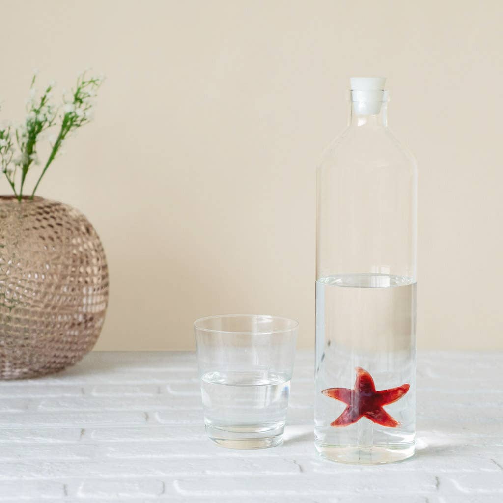 Balvi – Großhandel Trinkflaschen – Balvi Atlantis Starfish Wasserflasche 1,2 l aus Borosilikatglas mit rotem Seestern1
