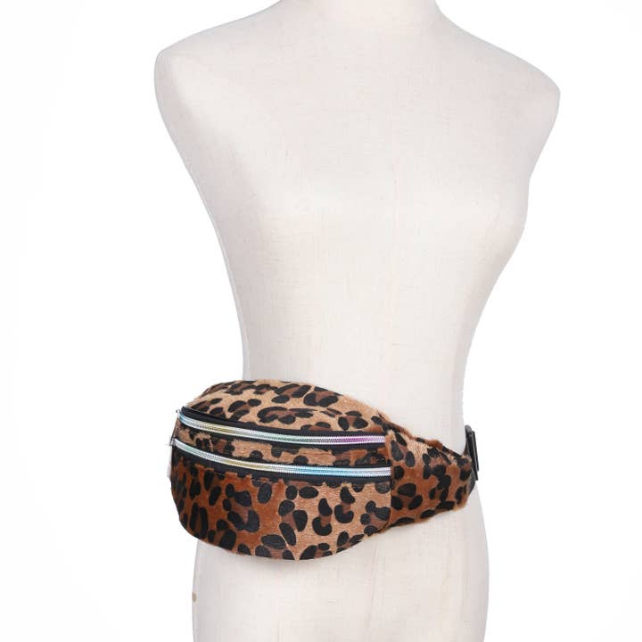 Nima Accessories Inc - Venta al por mayor Riñonera - Mujer - Riñonera de piel sintética de gamuza con estampado animal para mujer5