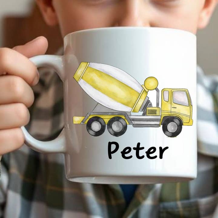 Mug personnalisé en forme de bétonnière jaune pour la vente par MerikaArt