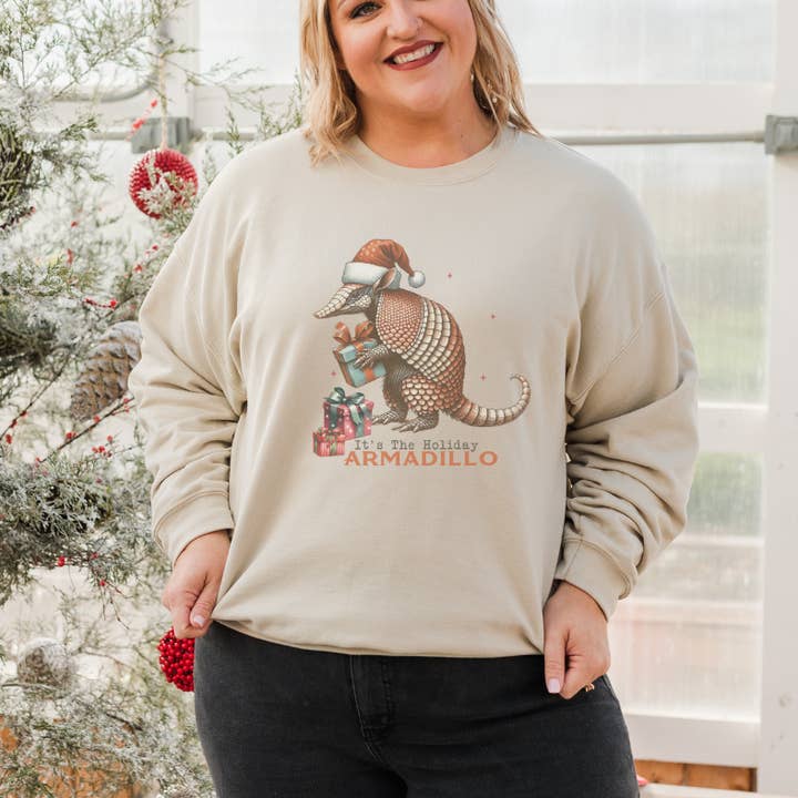 Camiseta y sudadera Holiday Armadillo color arena para venta al por mayor de 417 Designs LLC