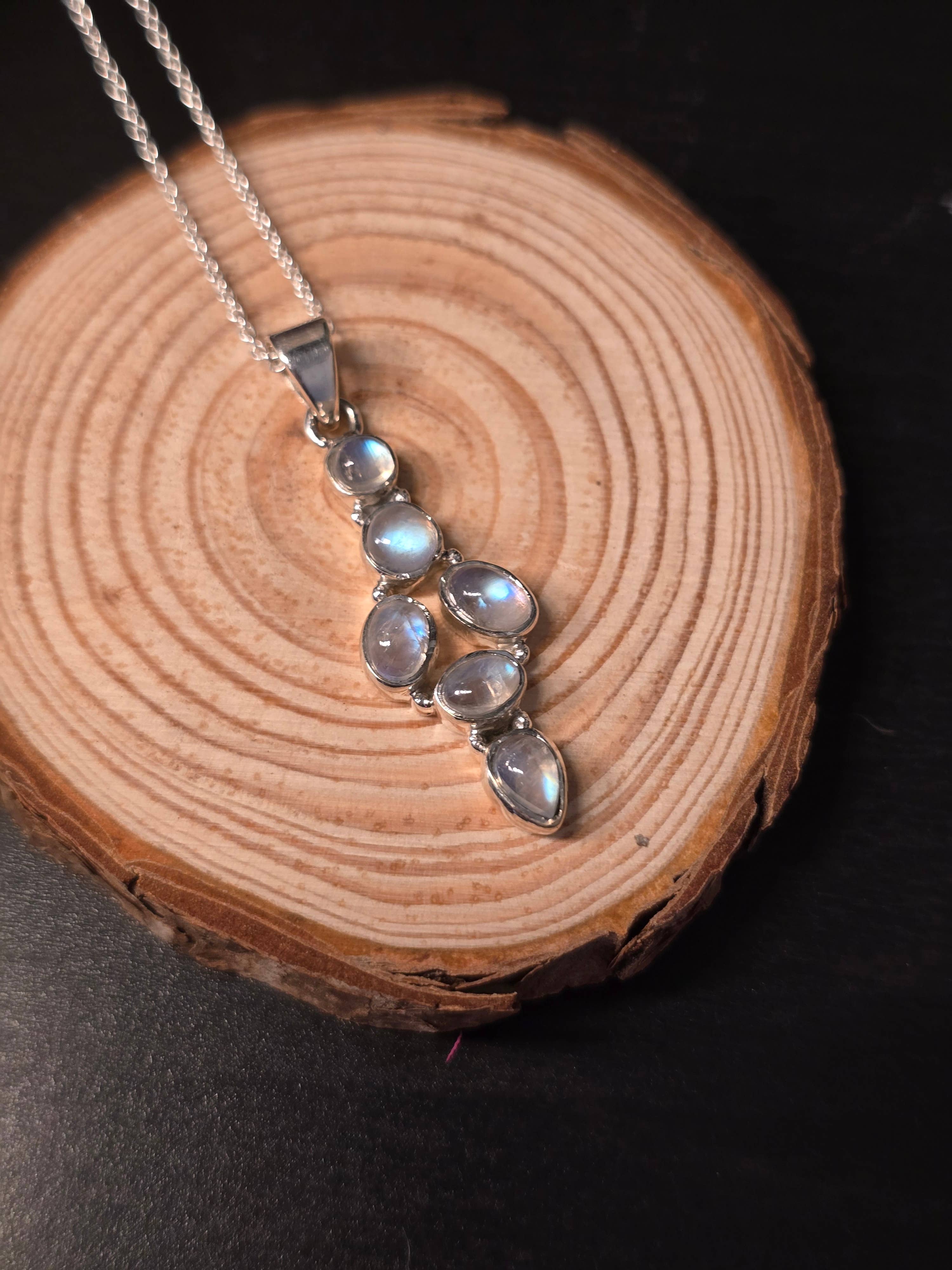 Crystal Cove Minerals – wholesale Pendant/charm necklace – Moonstone Sterling Silver Drop Pendants and Chains2