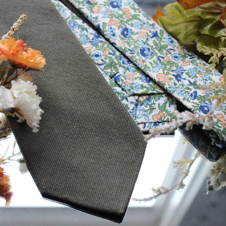 Tie Mood - Wholesale Necktie - Men's - Flynn Olive Green Solid & Floral Tie