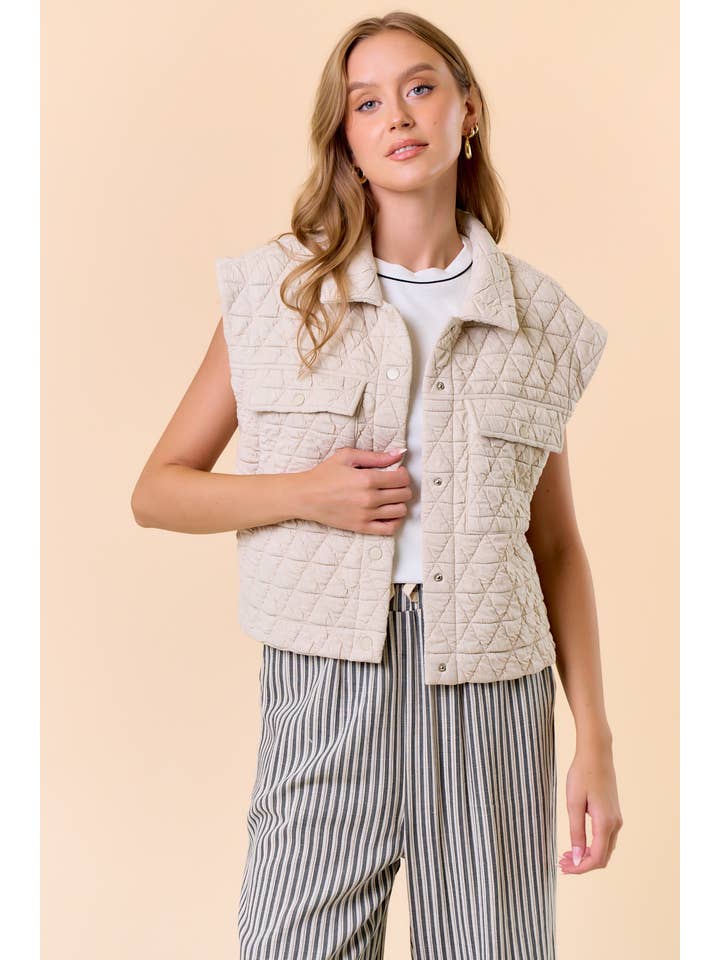 Doe and Rae - Wholesale Outerwear Vest - Women's - QUILTED POINT COLLAR FLAP PATCHED POCKET VEST - 10626J-1