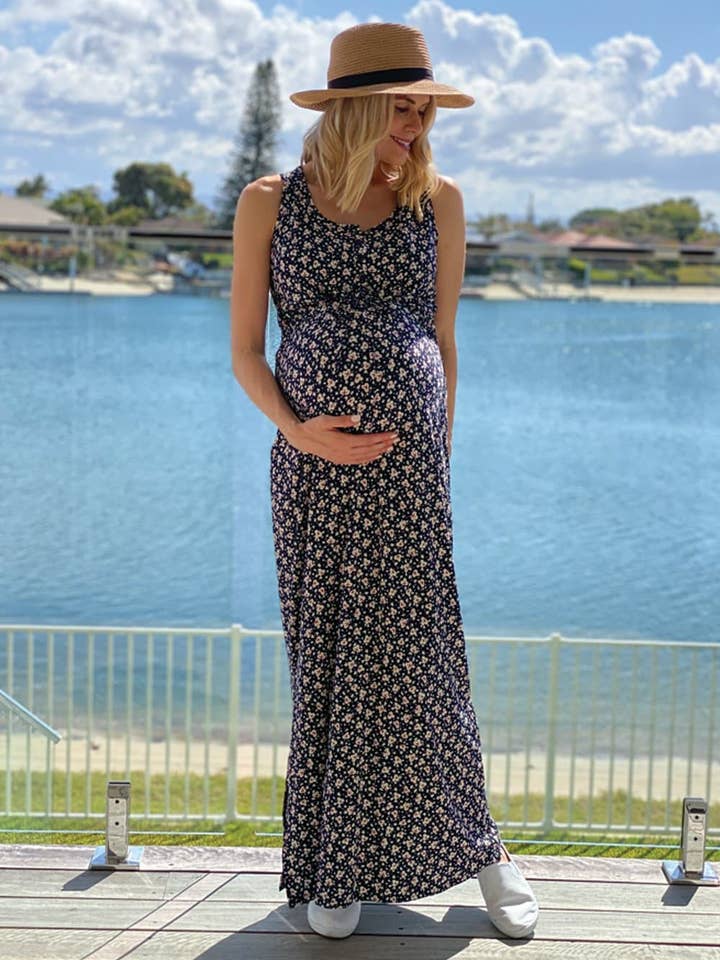 Angel Maternity – Engroshandel Kjole - Graviditet og barsel – Marineblå Maxikjole med knap foran til gravide og amning