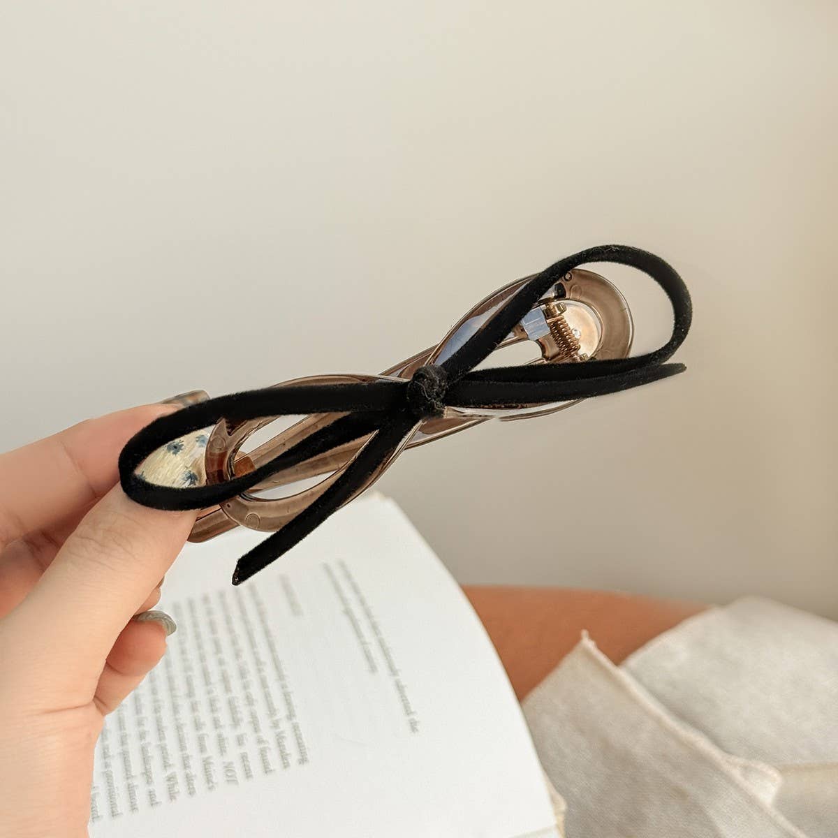 ACCITY - Wholesale Hair Clip - Women's - Velvet Bow Twist Clip Elegant Hair Claw_CWAHA080433