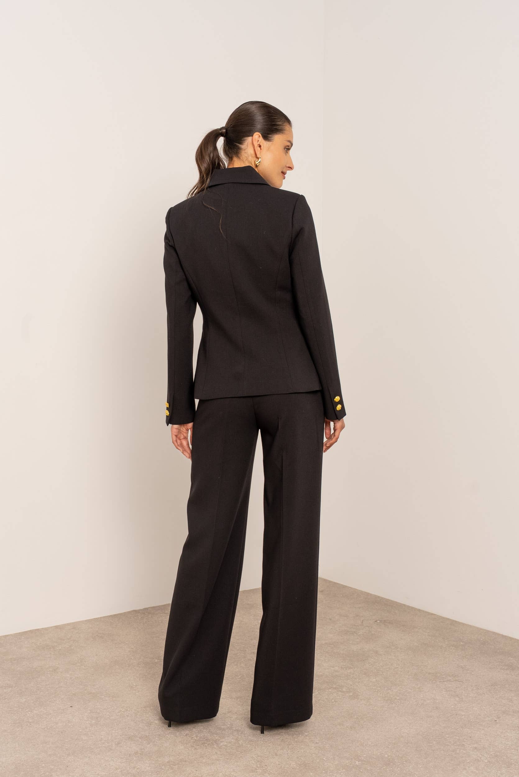 Attentif Paris - Wholesale Jacket - Women's - [Aura] Fitted jacket with shirt collar and gold buttons9