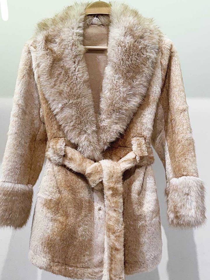 SWEET MAGIC MODA Y COMPLEMENTOS - Wholesale Fur/Faux Fur Coat - Women's - FAUX FUR COAT0