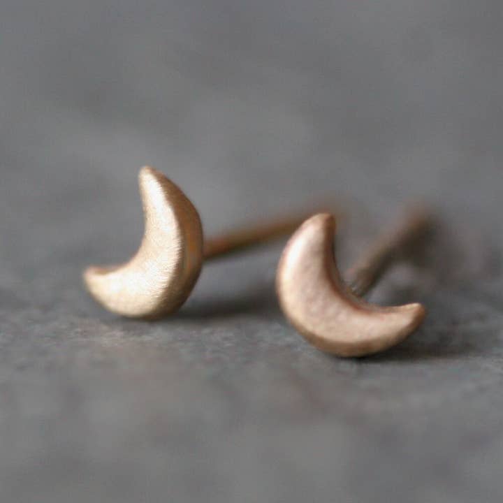 Boucles d'oreilles Tiny Moon pour la vente par Michelle Chang