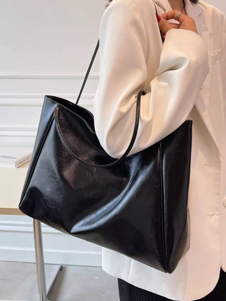 Sac cabas en cuir PU pour la vente par Blak Wardrob
